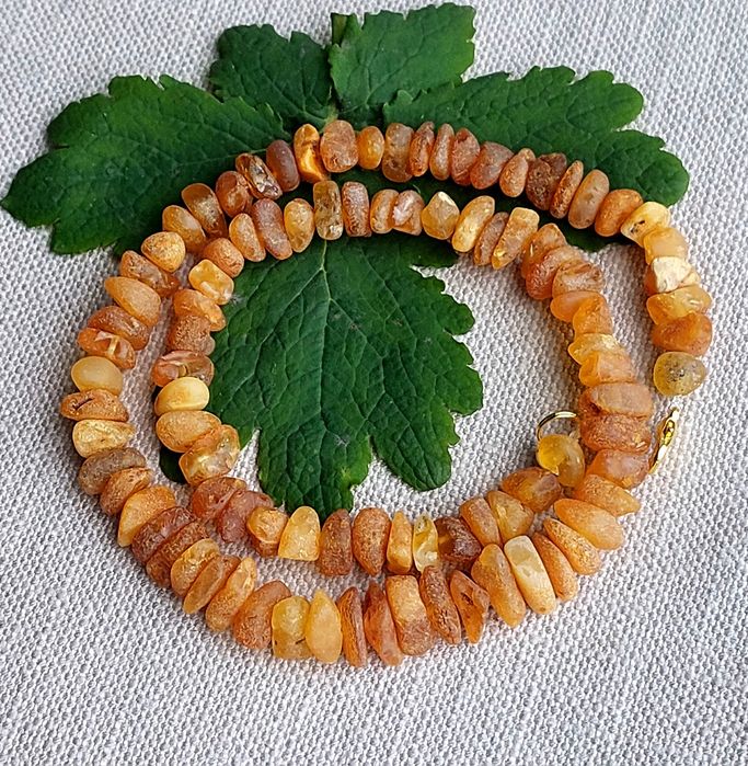 Намисто з натурального необробленого бурштину, лечебные янтарные бусы