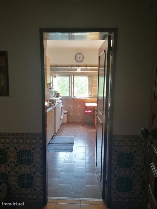 Quarto - localizado em Benfica Lisbon