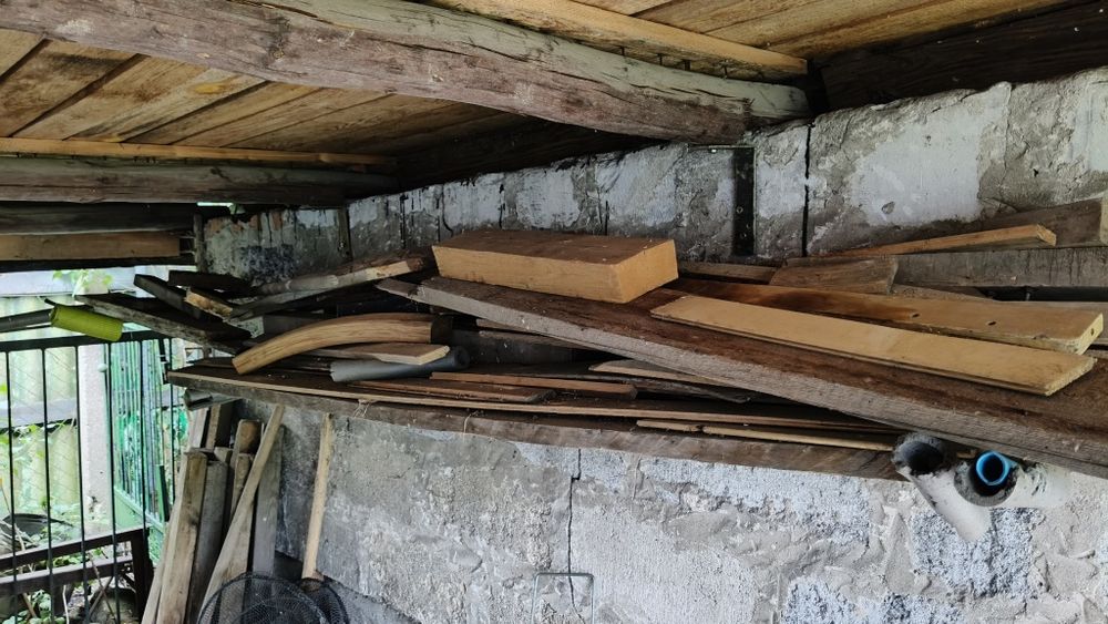 Belki okrągłe sosnowe, żerdzie, palisada – SUCHE, 3,5m (8 szt.), dodatek GRATIS - deski i kantówki