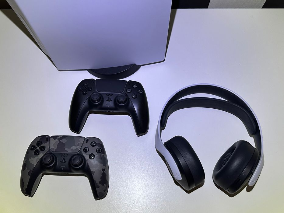 PlayStation 5 875 gb + 2 Pady + Pulse 3D + Etui | Stan Idealny