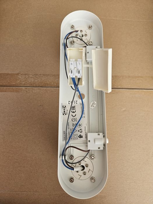 Lampa ścienna podwieszana + żarowki

(produkt nowy