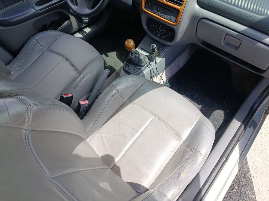 Renault Clio 2 initiale paris 1.6 16v 110cv