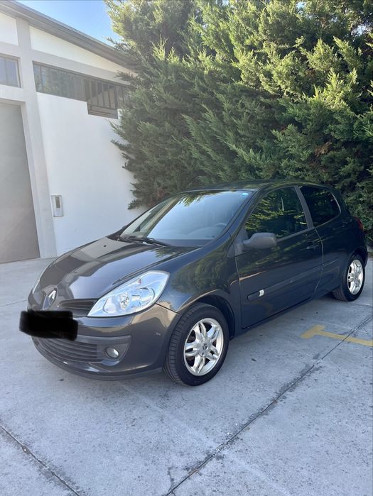 Renault Clio 2 lugares 4,5L/100