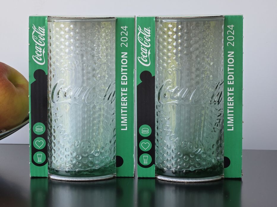 Склянка McDonald's Coca-Cola. Лімітована серія 2024 року. Зелена.