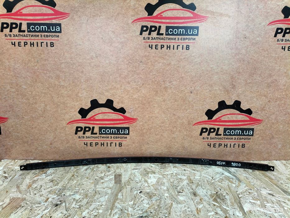 VW Tiguan II 20-23 Отражатель катафот заднего бампера центральный