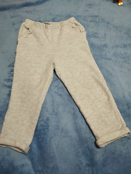 Штани теплі для дівчинки від Reserved на  зріст 104