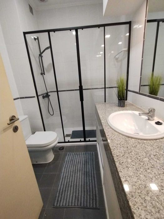 Apartamento a 50 metros da Praia. Piscina e Estacionamento.