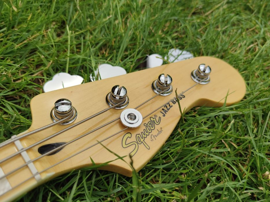 Squier Fender Classic Vibe '70s Jazz Bass gitara