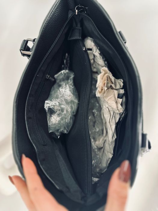 Torebka damska sztywna kuferek czarna a4