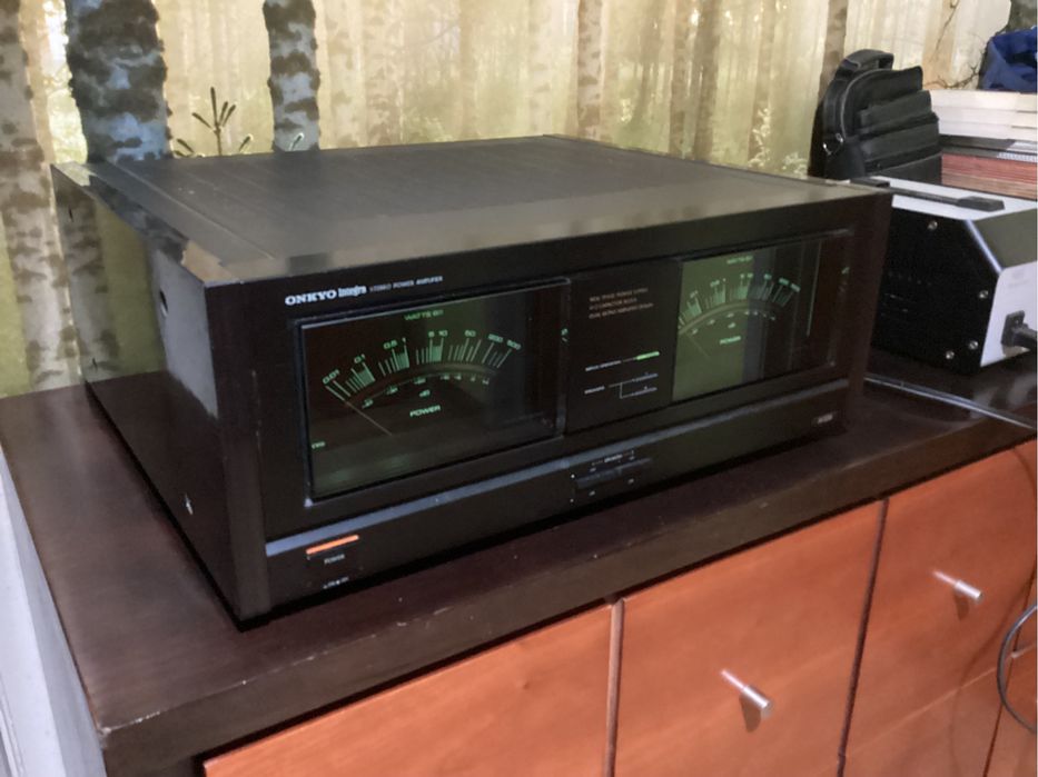 Amplificador Onkyo M-504 modelo Americano.