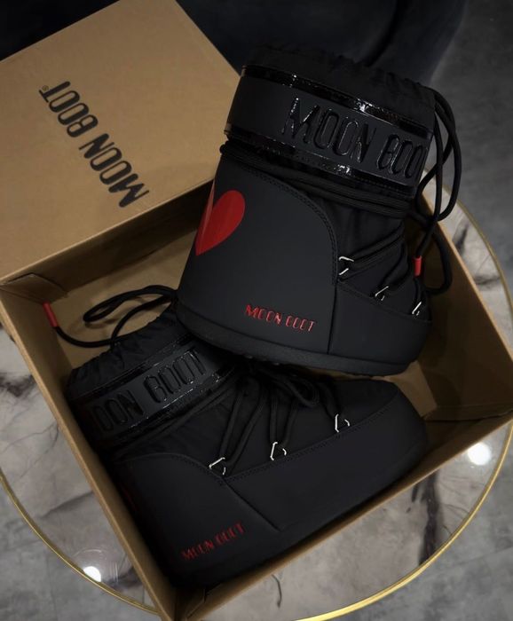 Кроссовки Moon Boot