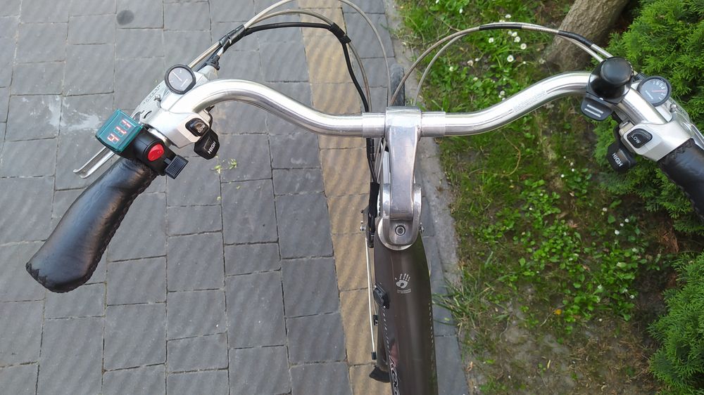 Електровелосипед... ручка газу