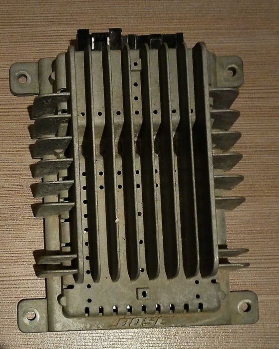 Uszkodzony wzmacniacz Bose do naprawy przez fachowca