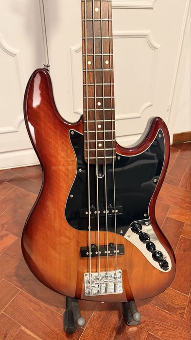 Baixo Marcus Miller V3 TS 2nd gen