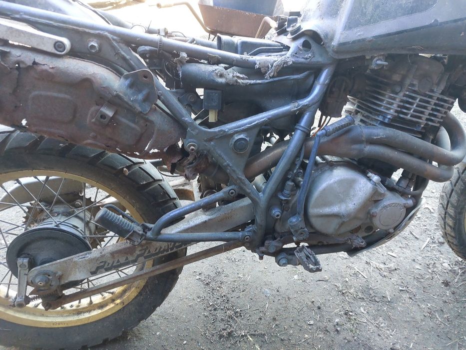 Suzuki dr 600 dr600 DR600  rama koło