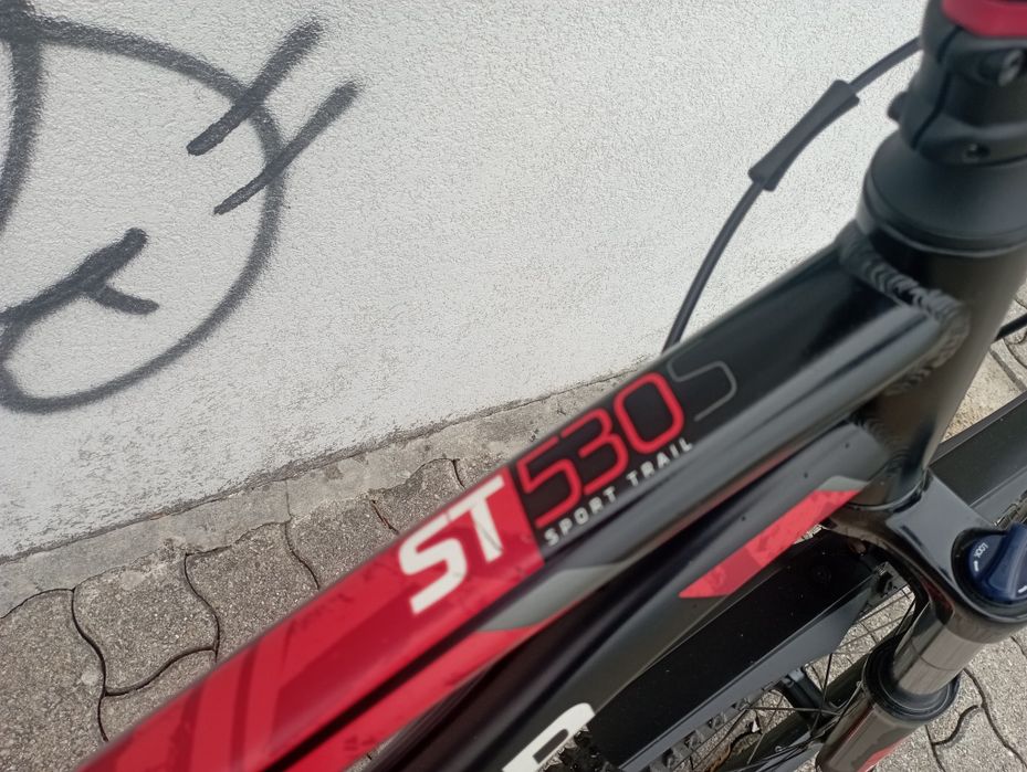 ROCKRIDER BTT ST 530 S 
Bicicleta BTT ST 530 Preto/Vermelho 27,5"