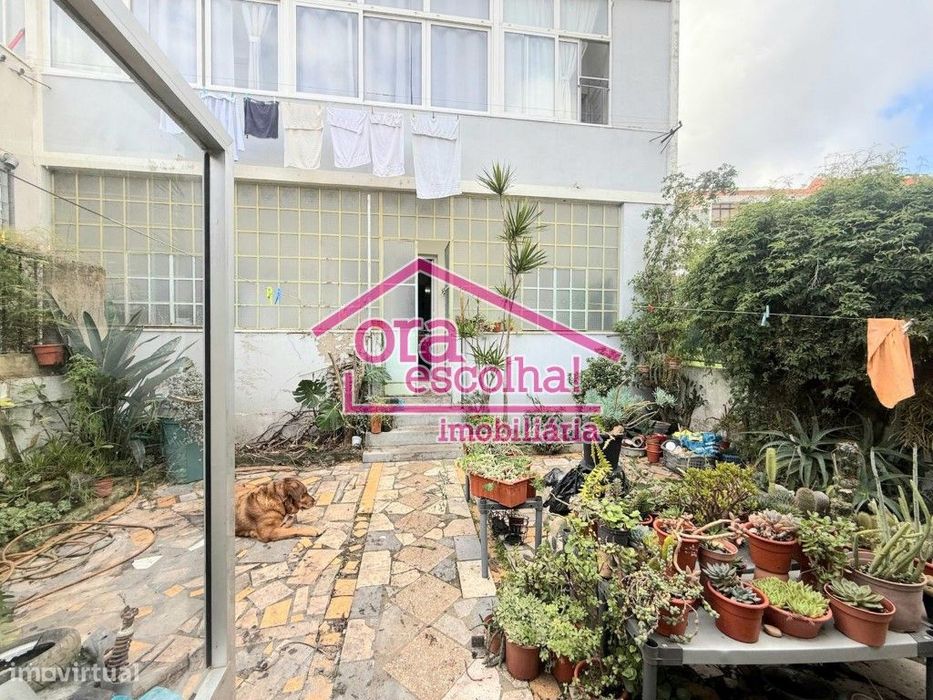 Apartamento T1 com logradouro e Anexo na Cruz de Pau! — Amora, Setúbal