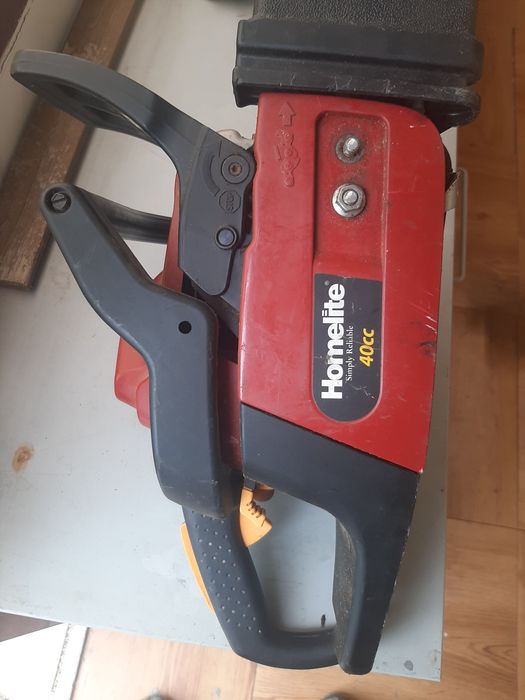 Motoserra com avaria
