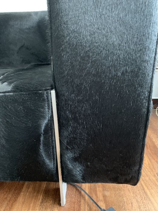 Sofá em pele de pónei