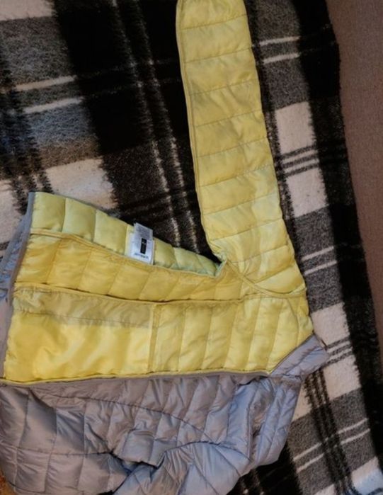 На школьницу весенняя