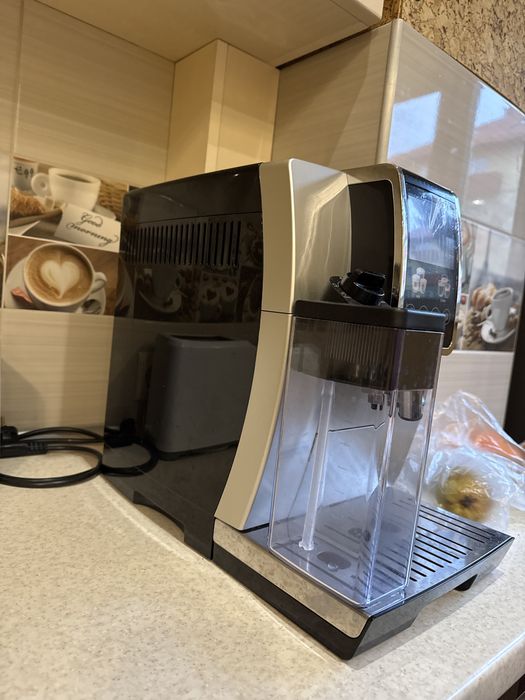 Кавомашина Delonghi Dinamica plus