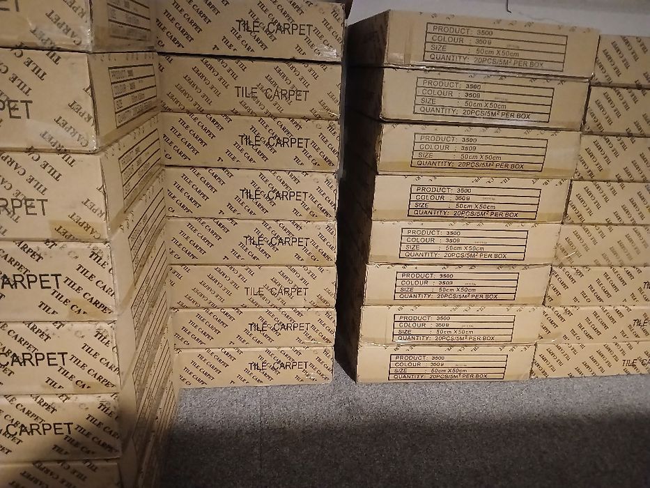 Alcatifa em ladrilhos 50x50 cinza antracite Ideal para hoteis e escrit