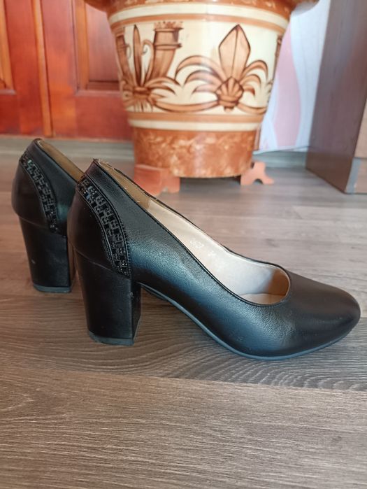 Туфлі в хорошому стані