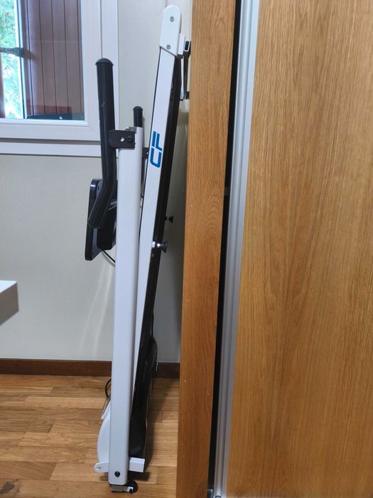 Passadeira Clover Fitness S1 - Compacta, Dobrável e Silenciosa | Pouco Usada