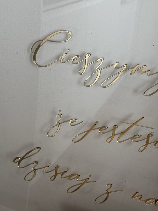 Tablica powitalna plexa pleksi ze złotym napisem