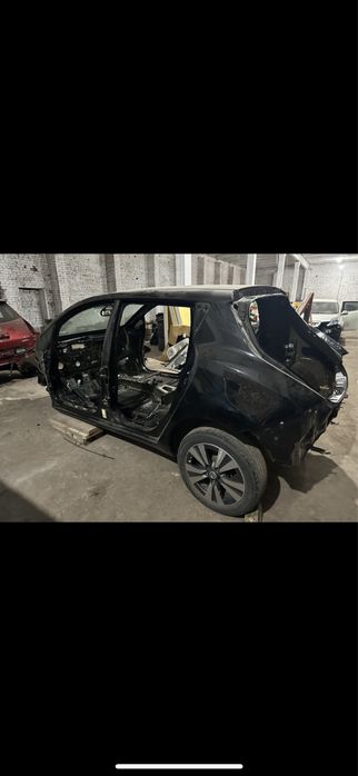 Nissan Leaf 2013 кузов з документами на українській реєстрації