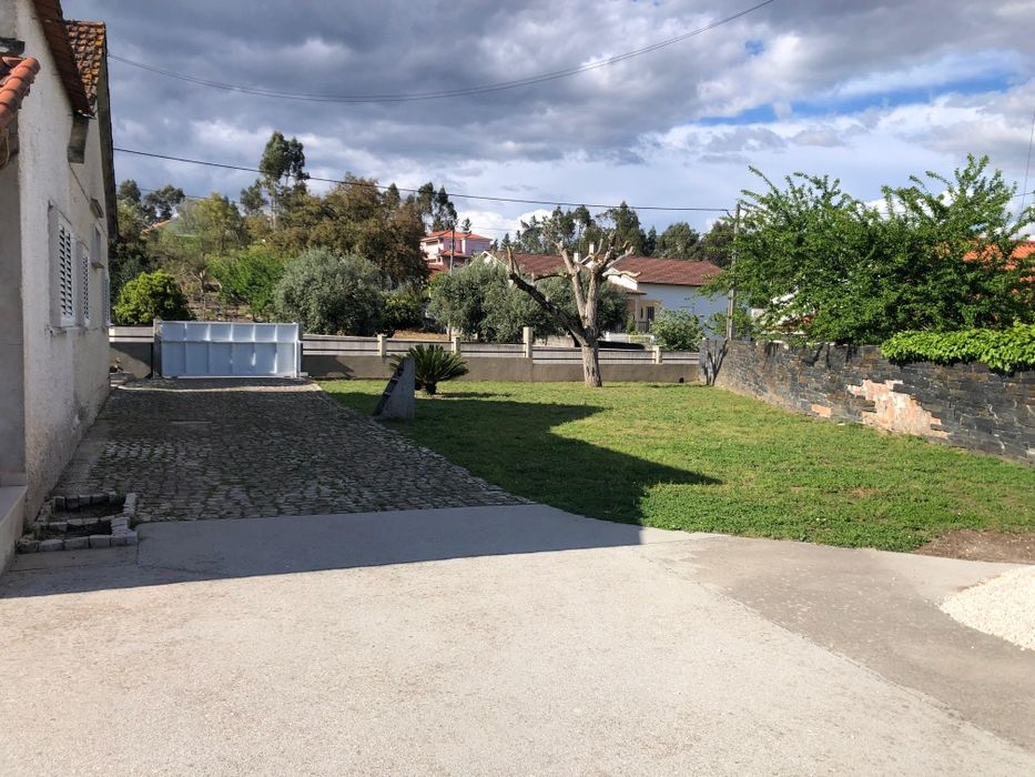 Vende-se Moradia em Caxarias
