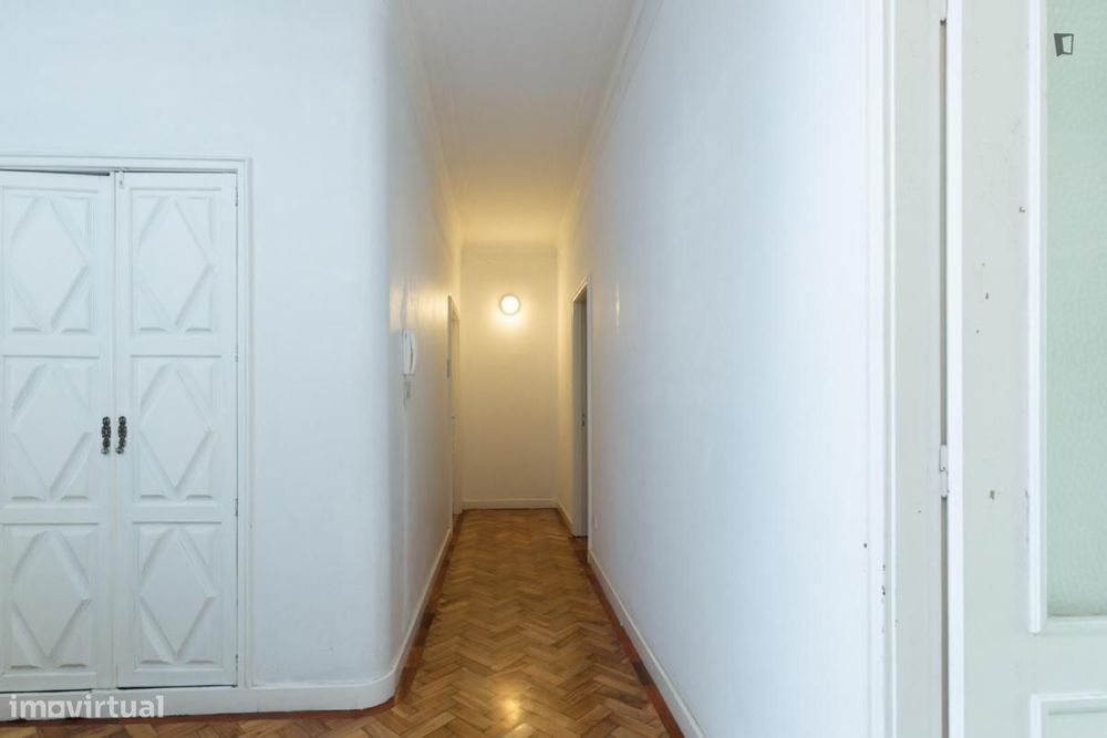 Quarto - localizado em Paranhos Porto