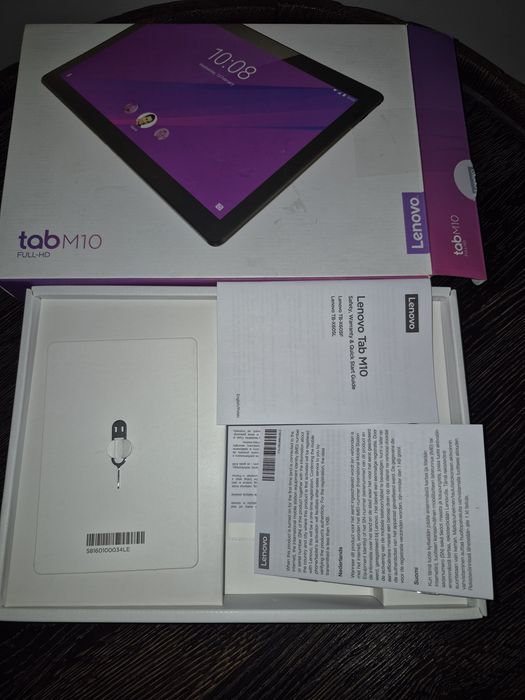 Pudełko po tablecie Lenovo tab M10
