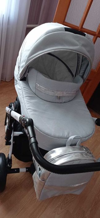 Продам дитячу коляску