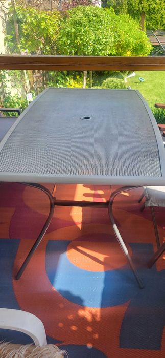 Stół ogrodowy metalowy