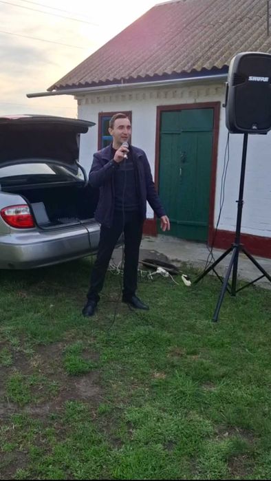 Ведуча сучасних свят в супроводі живого виконання сучасних пісень)