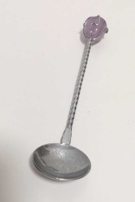 Colher com pedra embutida (Brasil)