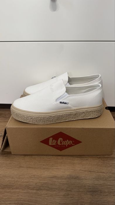 Espadryle damskie Lee Cooper - białe - wsuwane - roz. 40-26,5 cm
