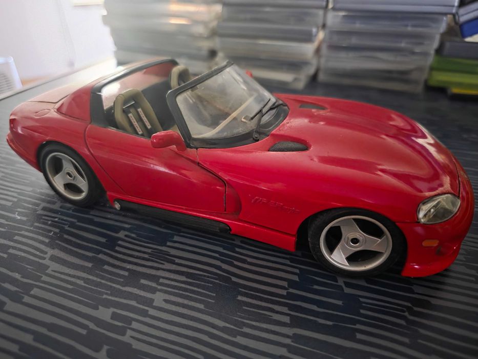 Carros de coleção escala 1/18  Viper & Porsche