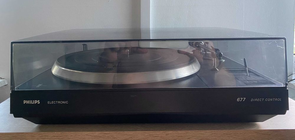 Gramofon PHILIPS 677 Direct Control