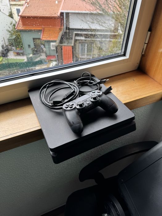 Ps4 slim 1000gb Bom estado