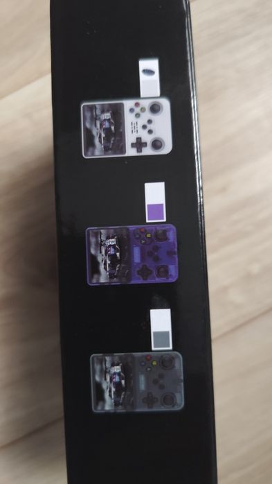 Konsola przenośna retro R36S Linux Arkos