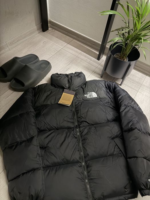 Czarna kurtka the north face nuptse 700