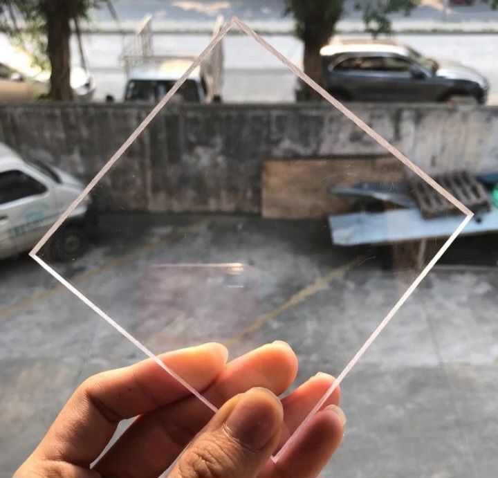 Оргскло для  Авто, спецтехніки  Монолитный поликарбонат Акрил