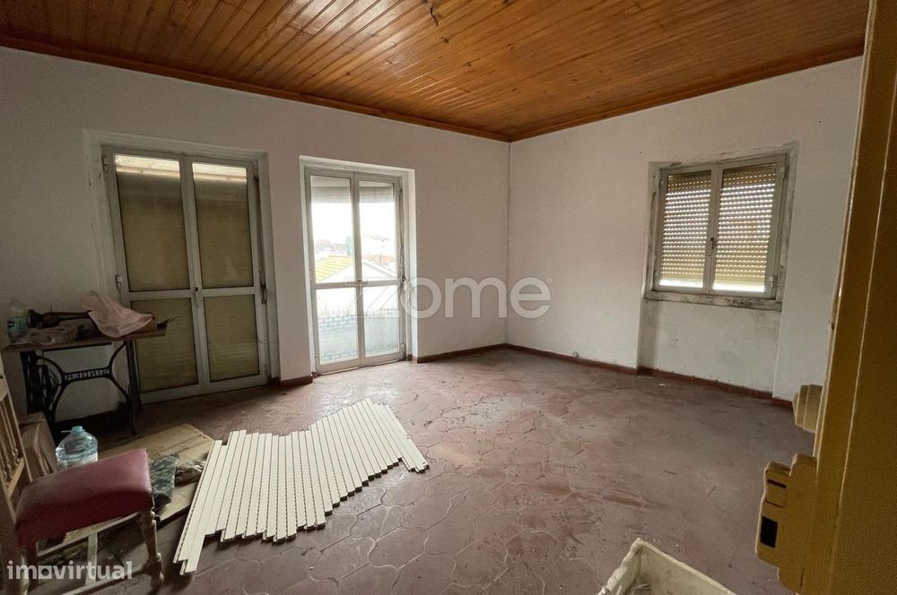 Moradia Com Habitação e Comércio na Pedrulha