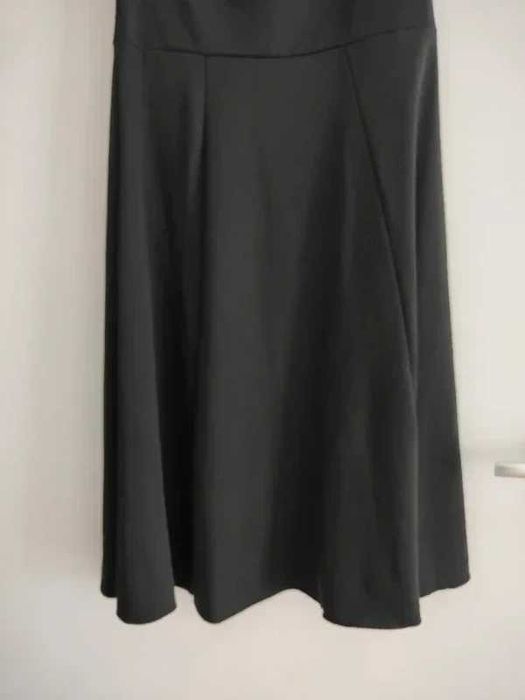 Vestido Preto Cai-Cai – Corte Midi/Evasê (Tam. S)