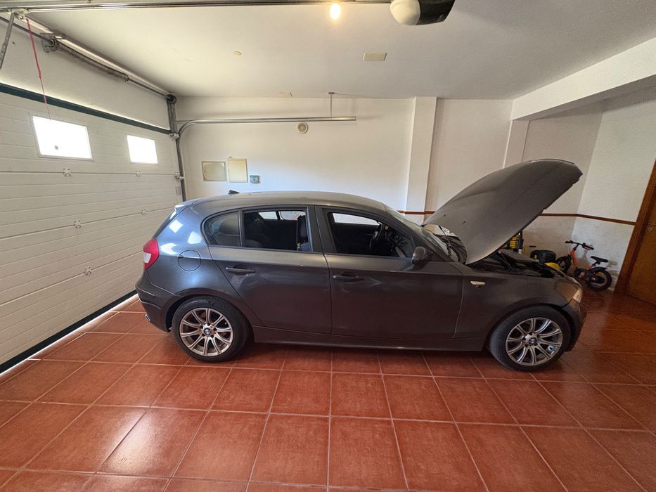 BMW Série 1 116i E87 1.6 Gasolina 115cv – 2005 foto 2
