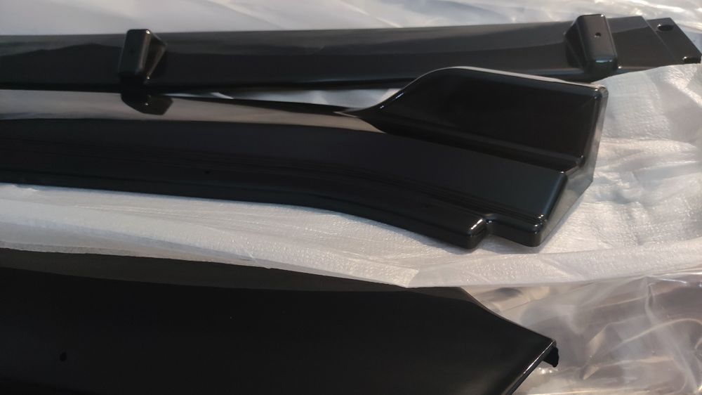 Lip VW Golf MK7 e MK7.5 em preto brilhante (novo)