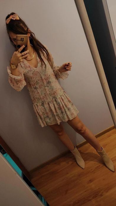 Sukienka kwiaty tiulowa