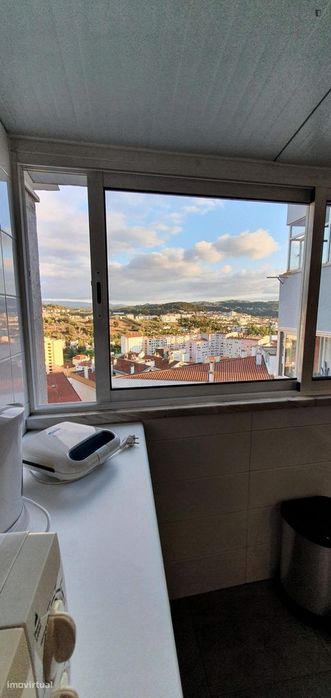 Quarto - localizado em  Coimbra